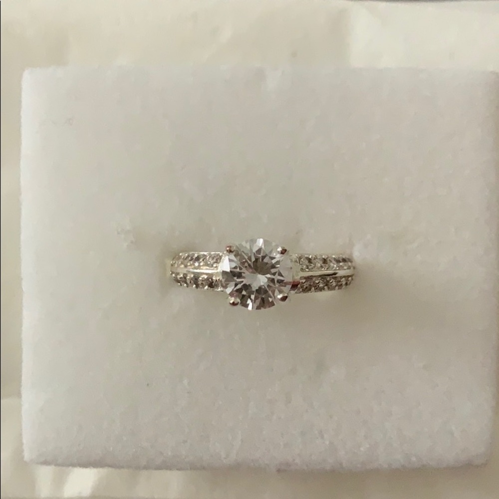 Swarovski large stones ring